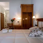Palazzo Del Mercante 4*