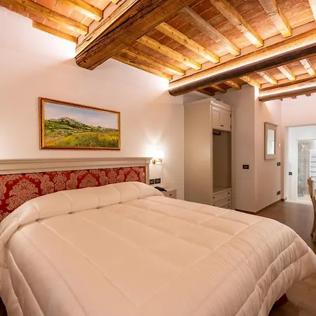 Palazzo Del Mercante 4*